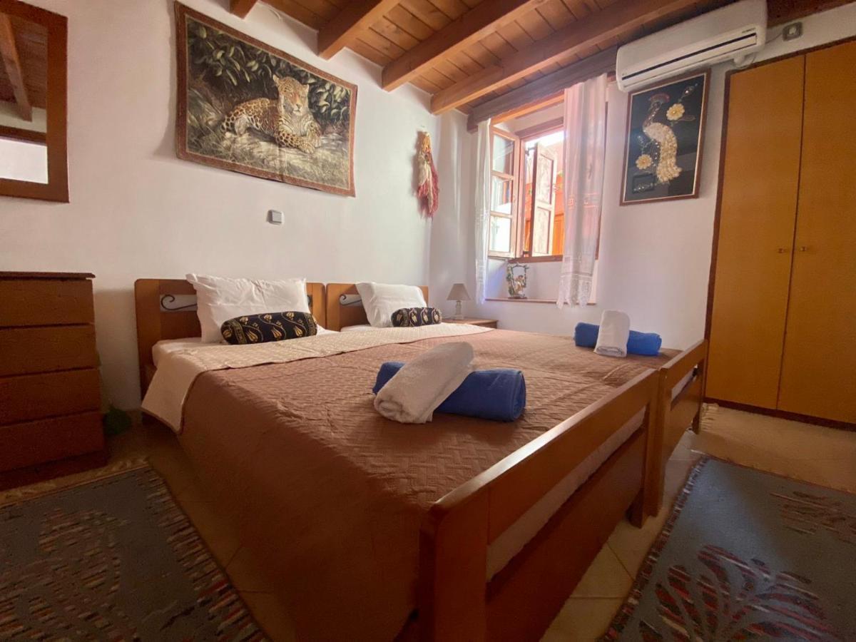Villa Afroditi Chalki Town エクステリア 写真